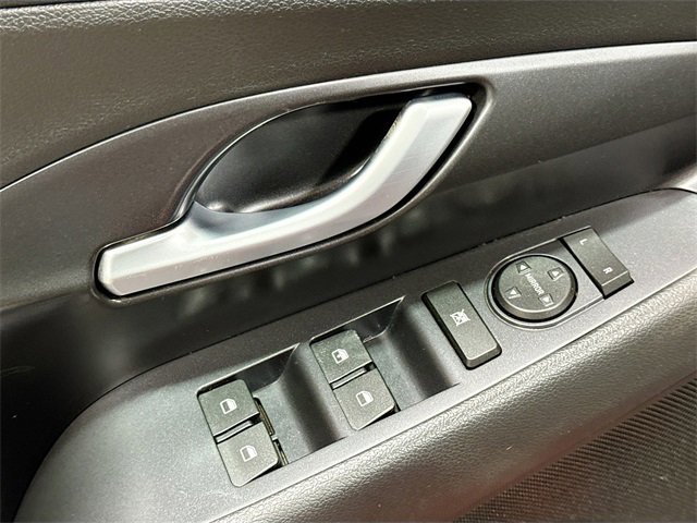 Used 2018 Hyundai Elantra GT image 19