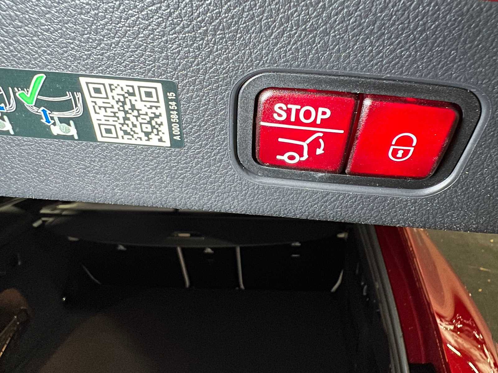 Certified 2025 Mercedes-Benz GLC 300 4MATIC image 17