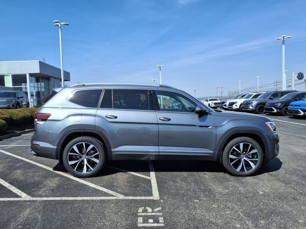 New 2025 Volkswagen Atlas SEL Premium R-Line image 8