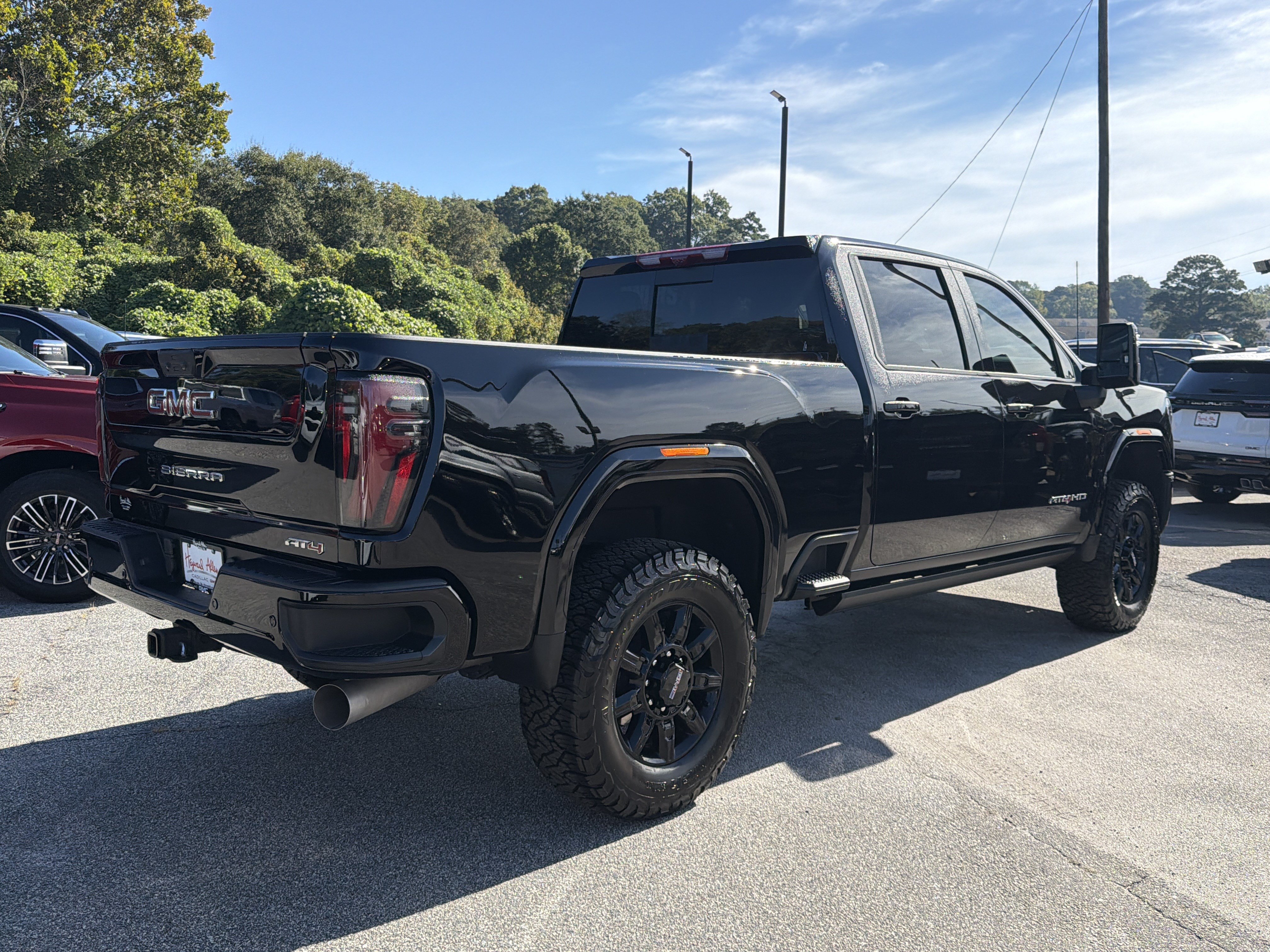 Used 2025 GMC Sierra 2500 AT4 w/ AT4 Premium Plus Package AWD/4WD image 6