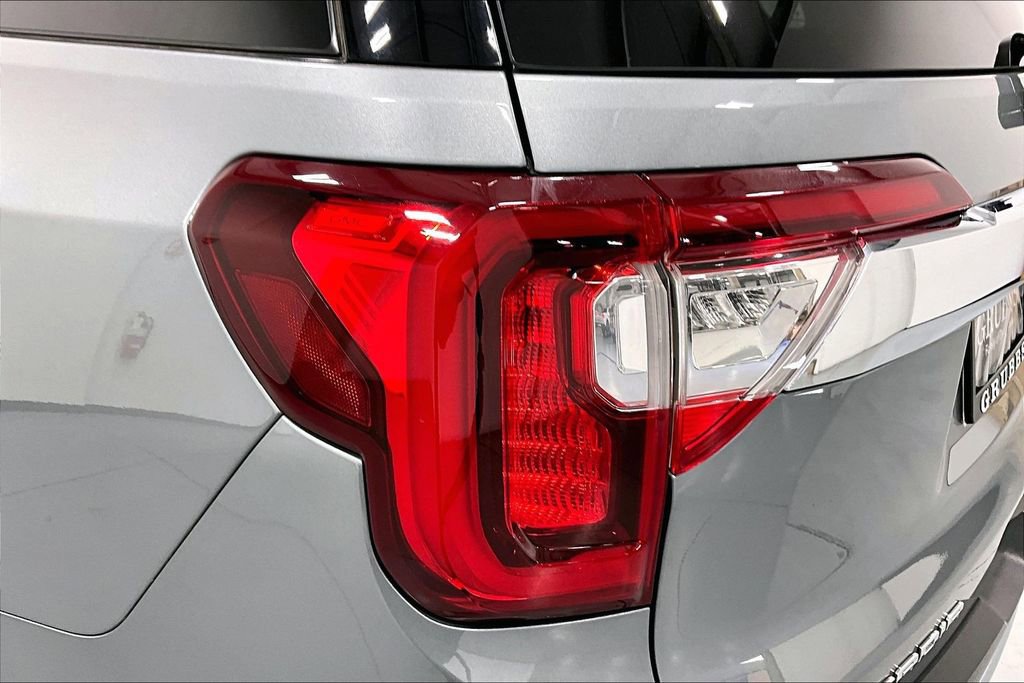 Used 2023 GMC Acadia SLT w/ Preferred Package FWD image 39