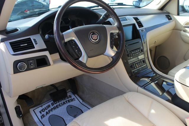 Used 2007 Cadillac Escalade EXT w/ Information Package image 19