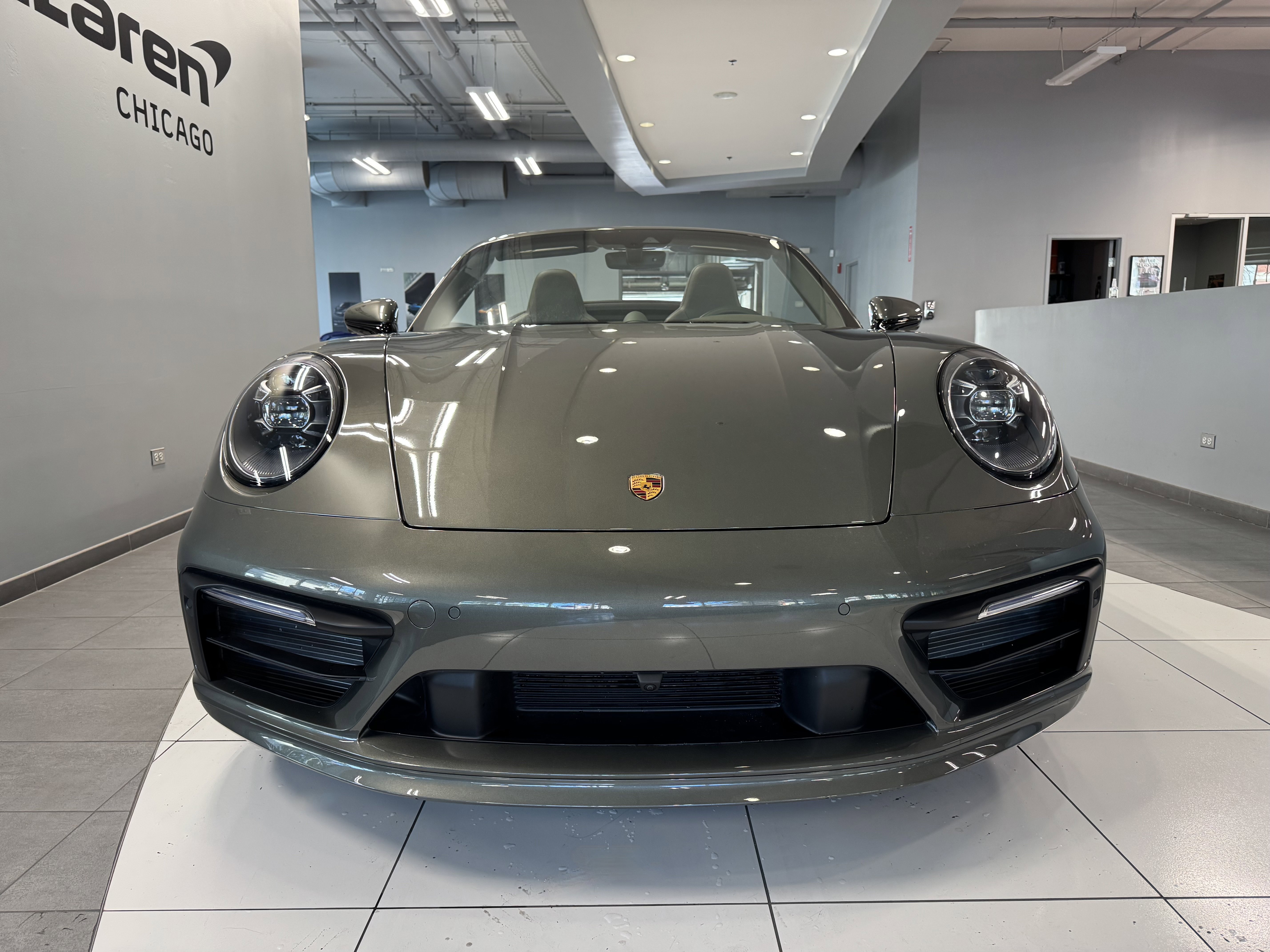 Used 2023 Porsche 911 Carrera image 9