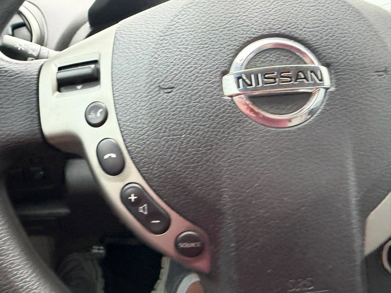 Used 2011 Nissan Rogue SV FWD image 46