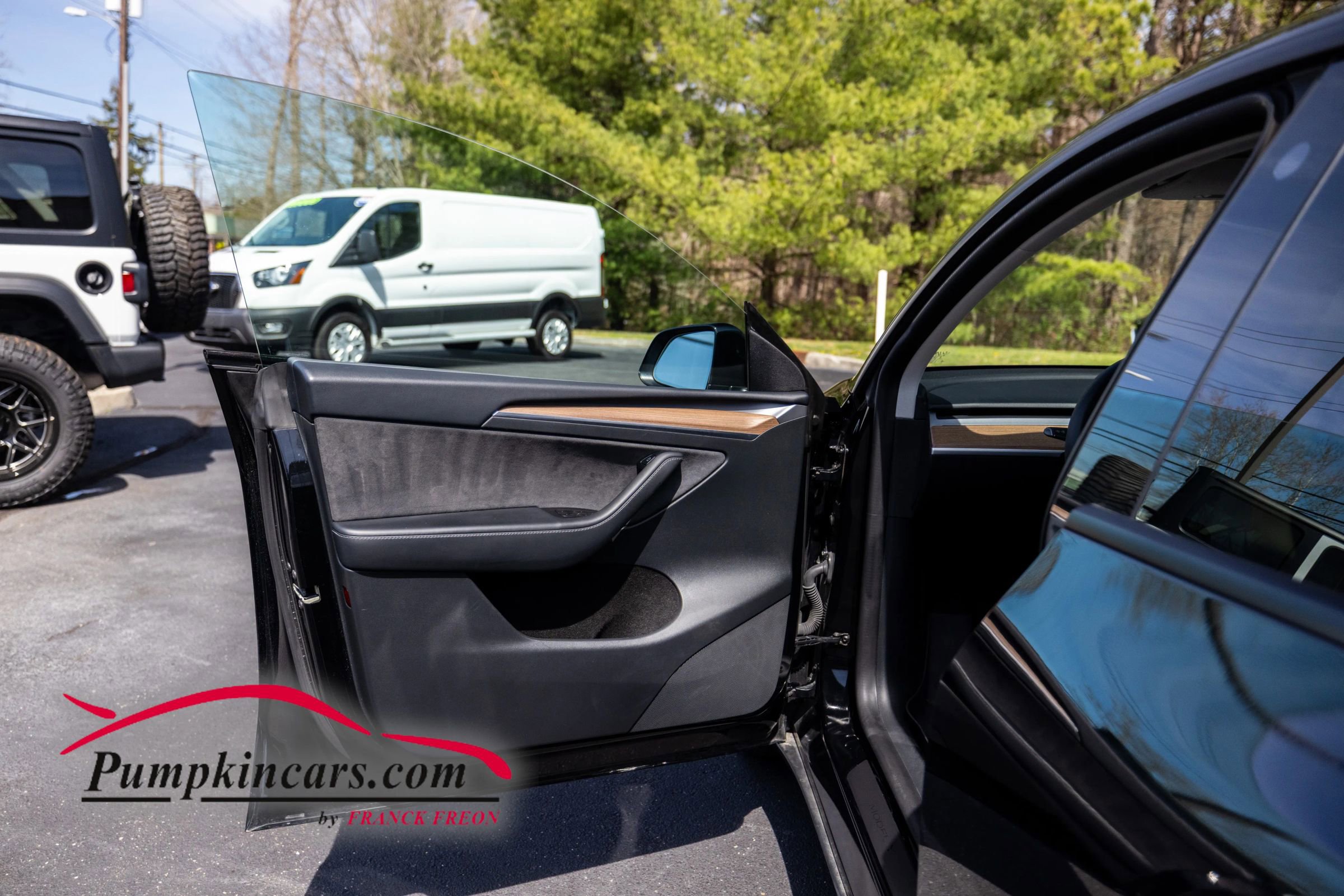 Used 2022 Tesla Model Y Long Range image 11