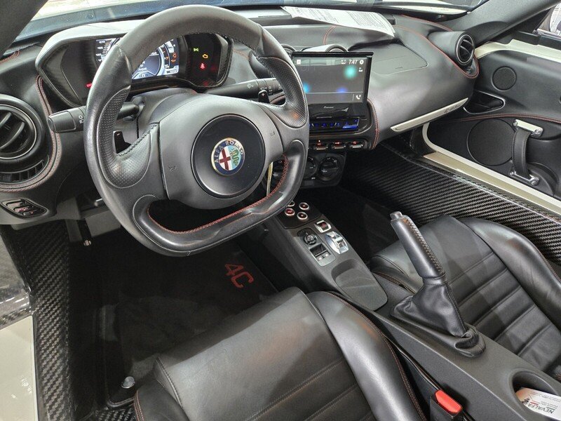 Used 2015 Alfa Romeo 4C Coupe w/ Leather Interior Group RWD image 11