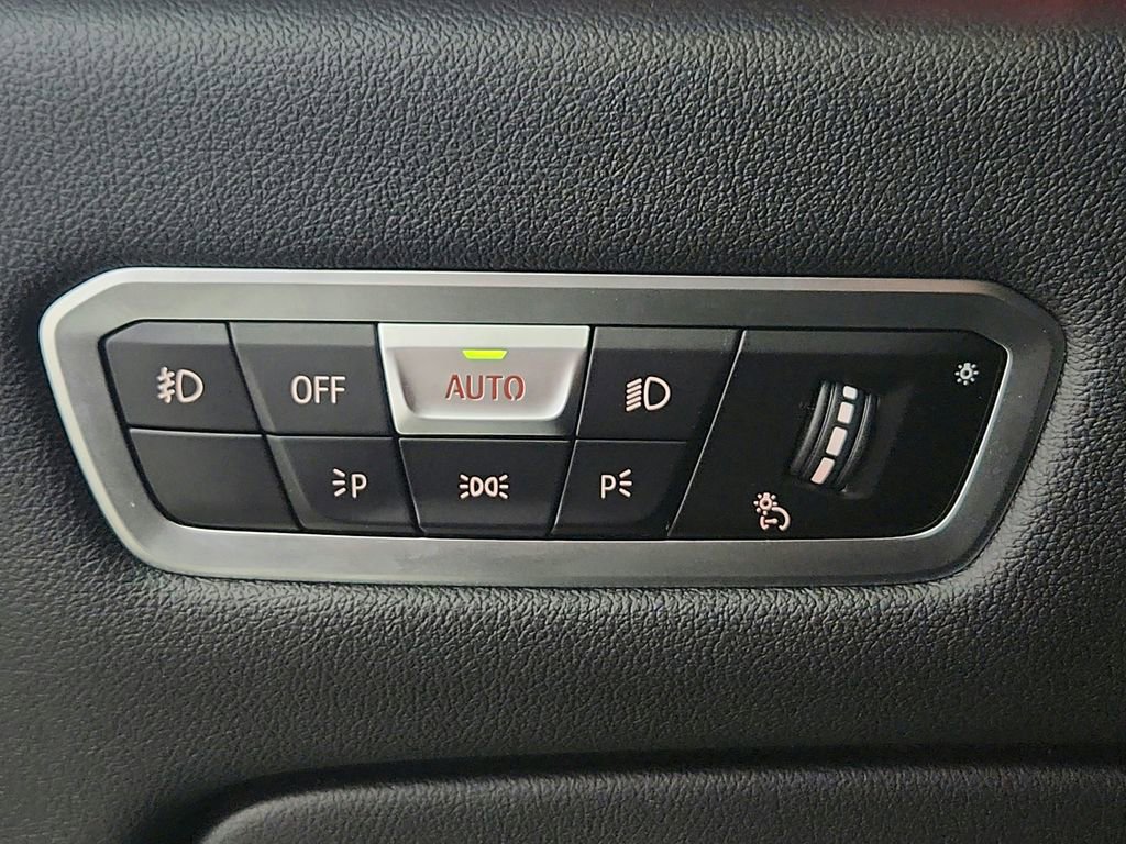 Used 2022 BMW X7 xDrive40i w/ Premium Package image 29