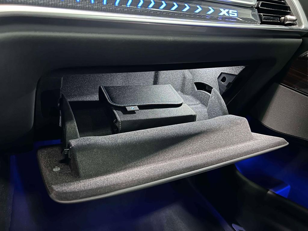 Used 2024 BMW X5 xDrive40i w/ M Sport Package image 37