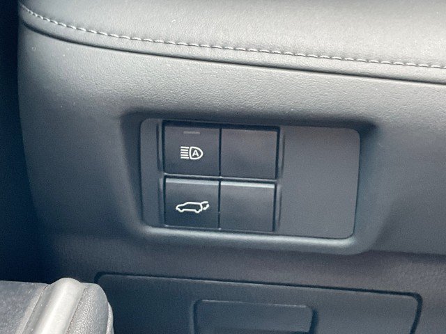 Used 2021 Toyota Highlander XLE AWD/4WD image 15