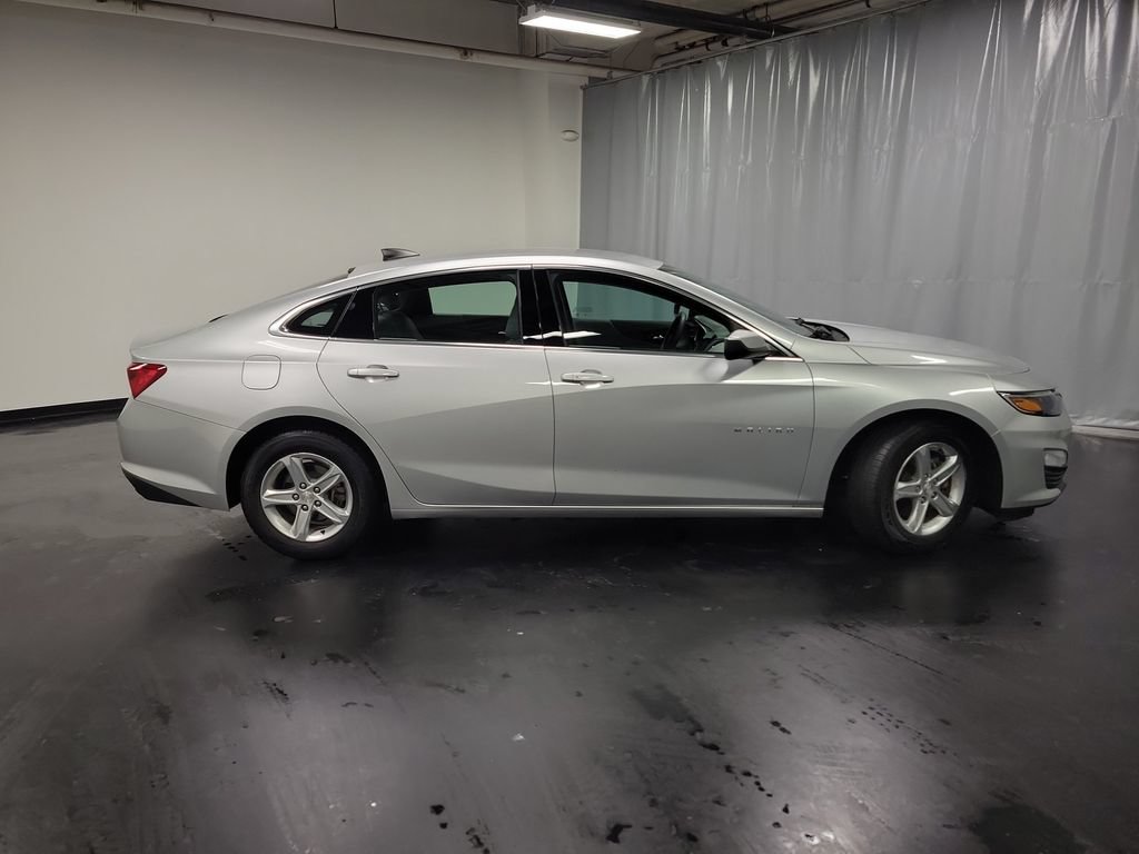 Used 2022 Chevrolet Malibu LS w/ Driver Confidence Package II FWD image 9