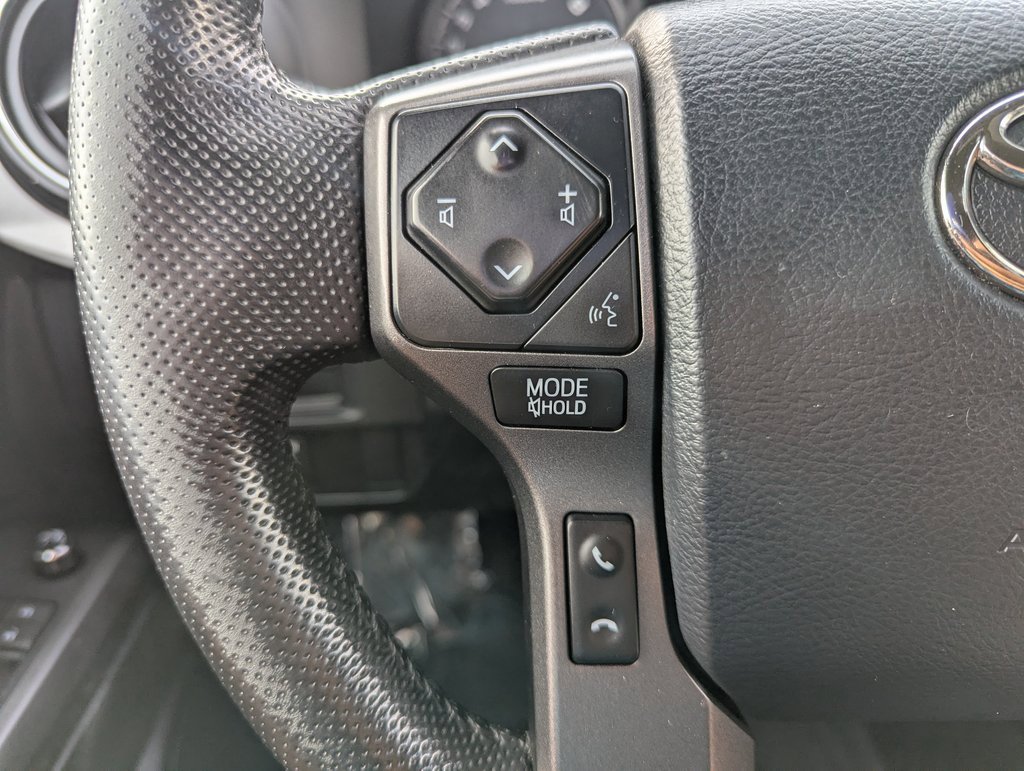 Used 2016 Toyota Tacoma TRD Off-Road image 24