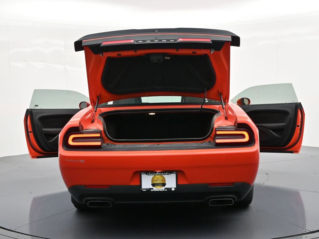 Used 2017 Dodge Challenger R/T Plus image 33