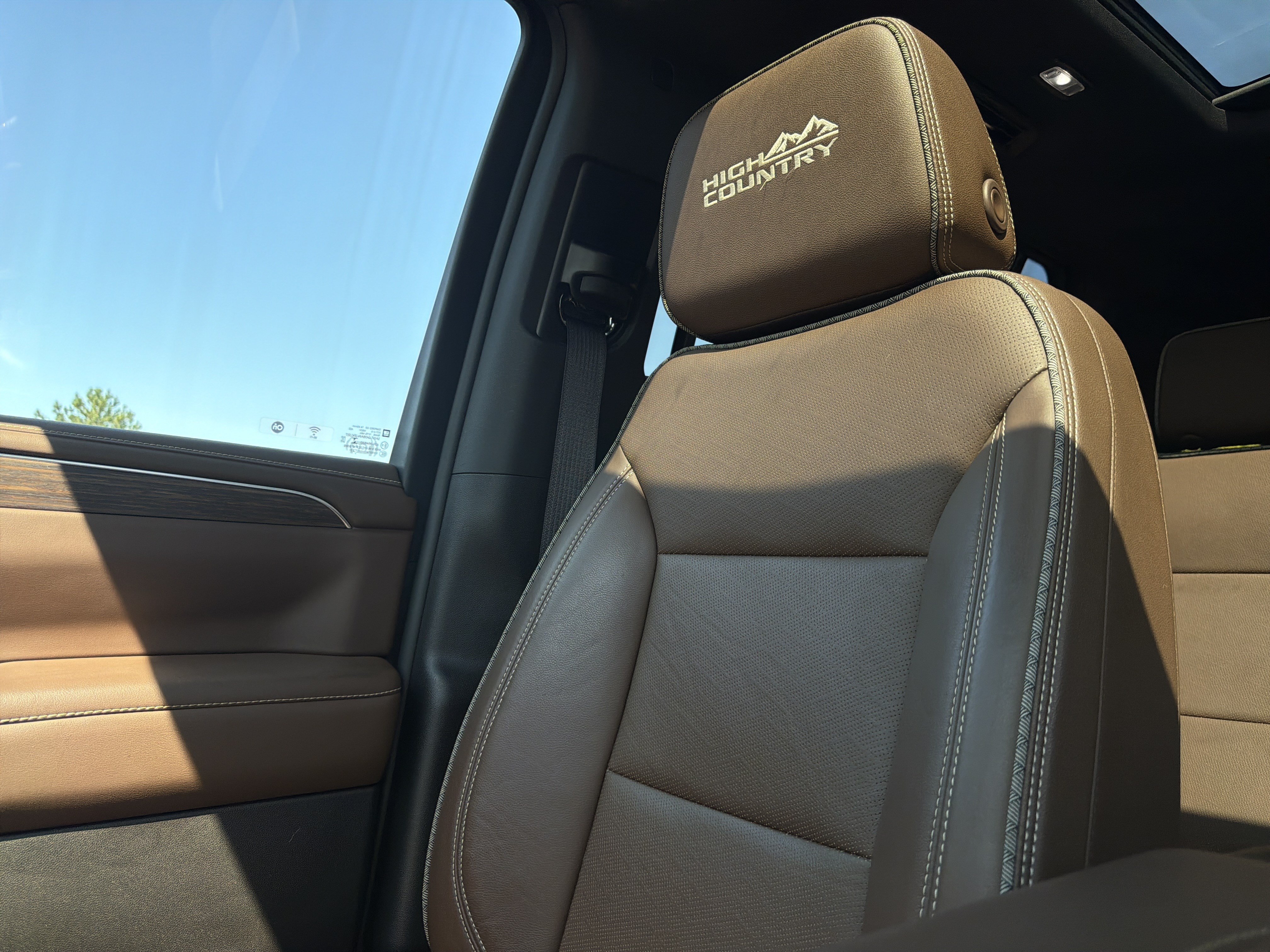 Used 2022 Chevrolet Suburban High Country AWD/4WD image 73