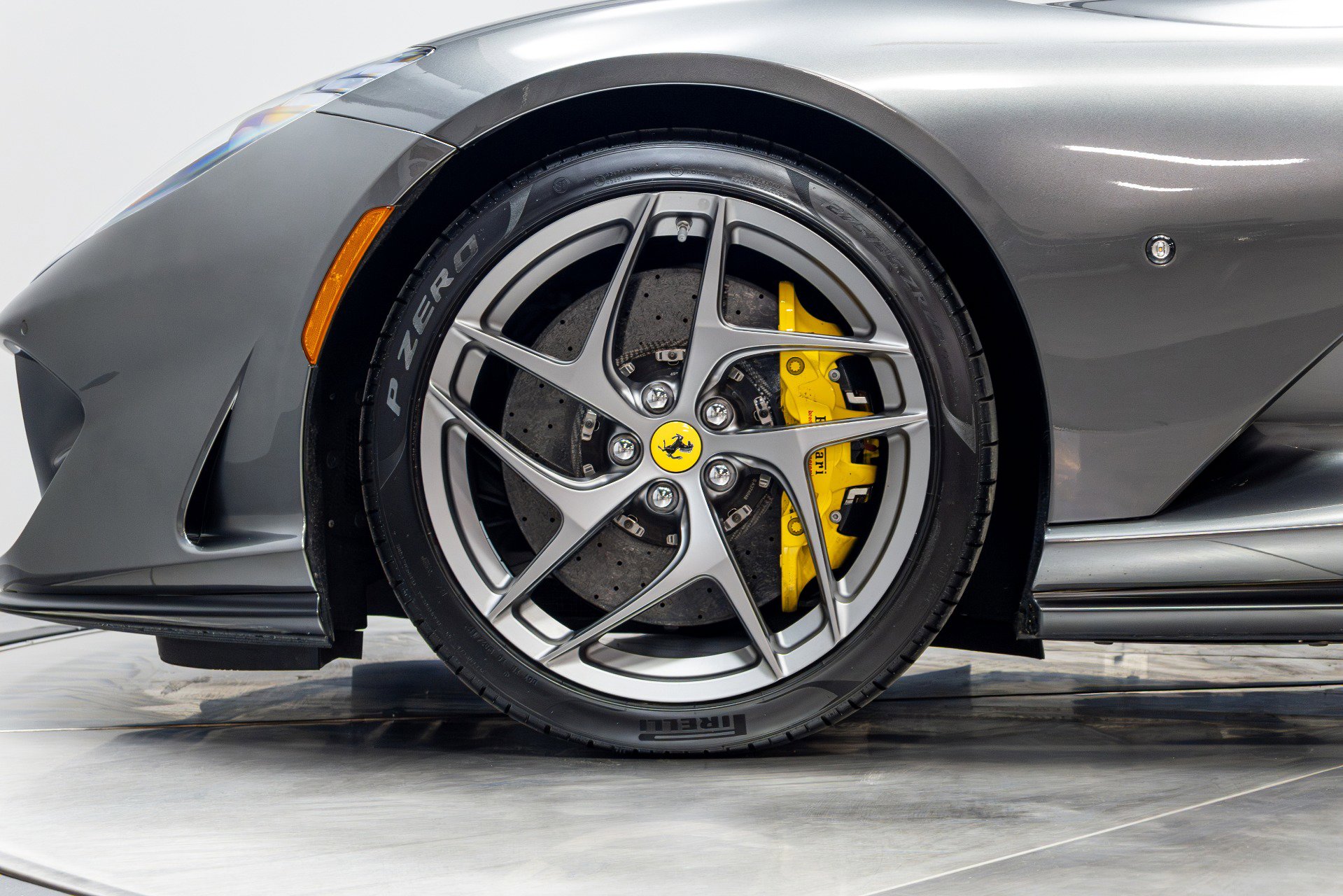 Used 2020 Ferrari 812 Superfast RWD image 33