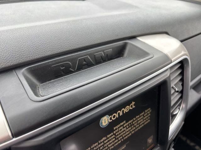 Used 2017 RAM 1500 Classic SLT w/ SLT Plus D←cor Group image 21