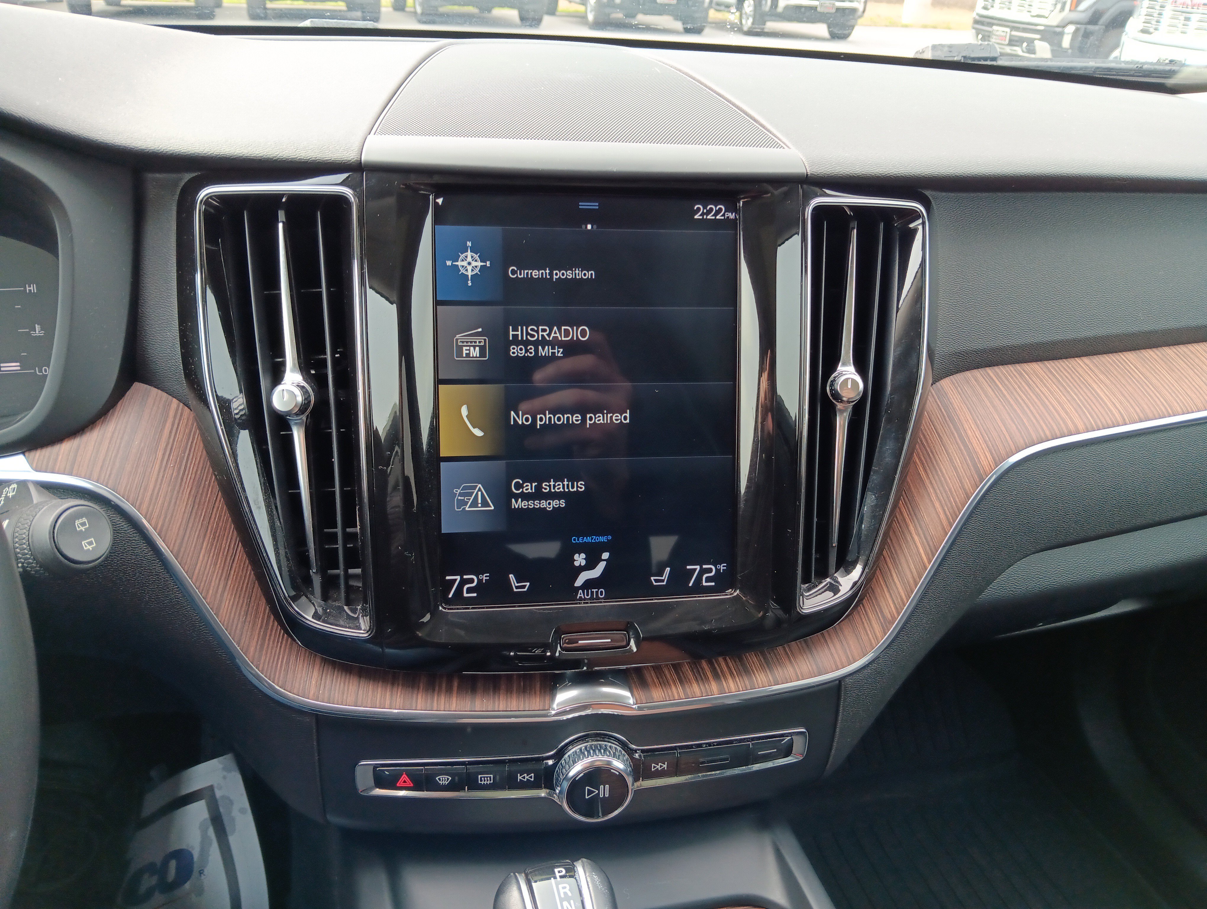 Used 2019 Volvo XC60 T5 Momentum w/ Premium Package image 13