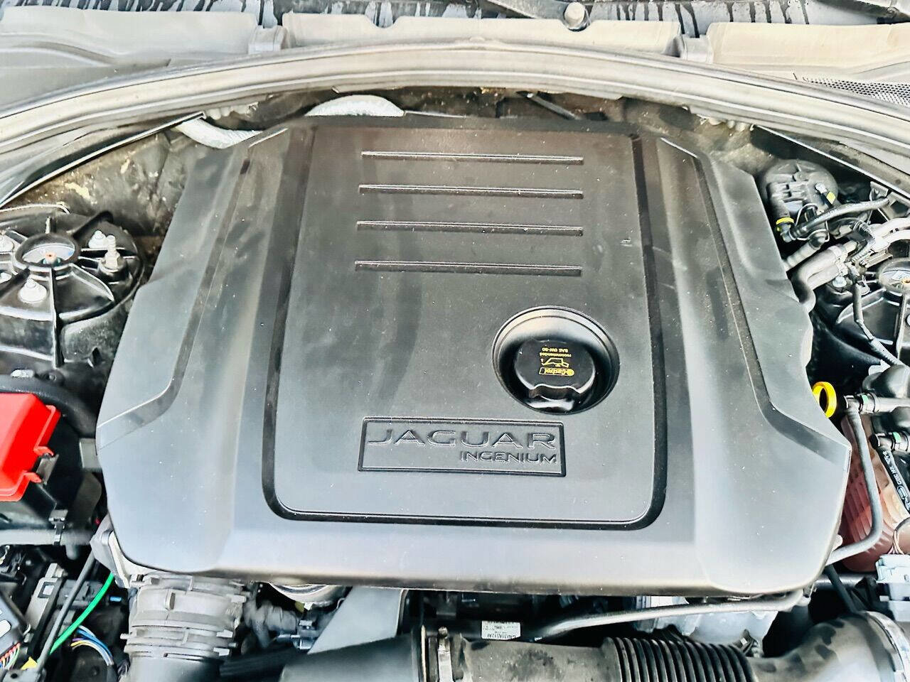 Used 2017 Jaguar F-PACE Prestige image 42