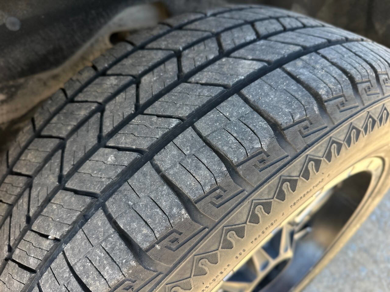 Used 2015 GMC Yukon XL SLT w/ Open Road Package image 12