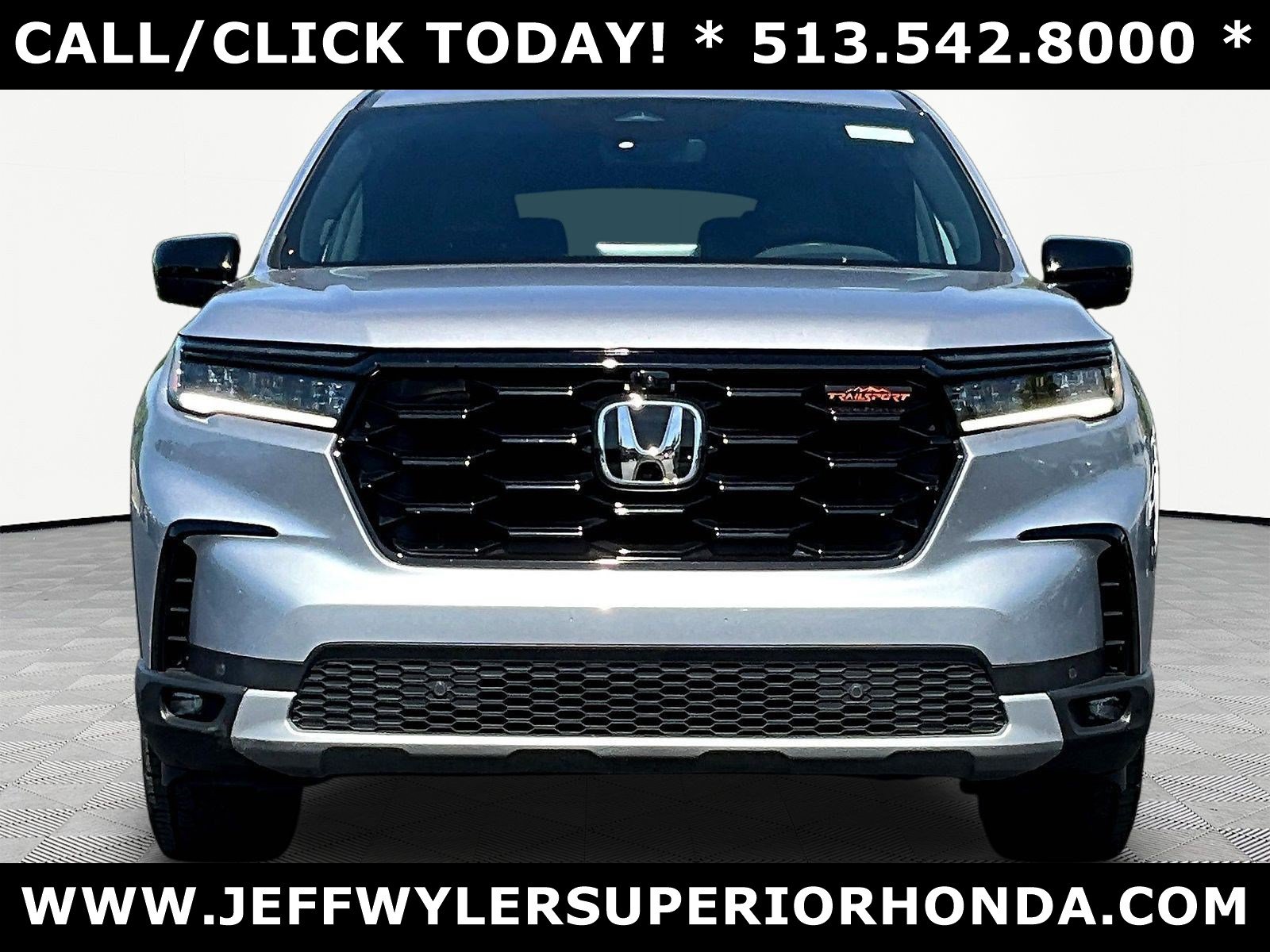 Used 2024 Honda Pilot TrailSport image 2