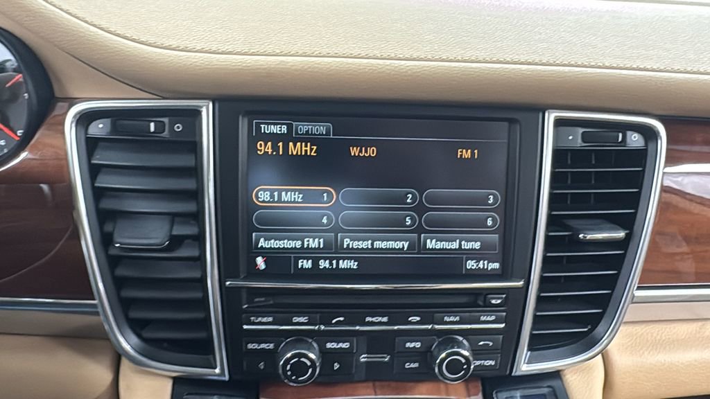 Used 2011 Porsche Panamera 4 image 26