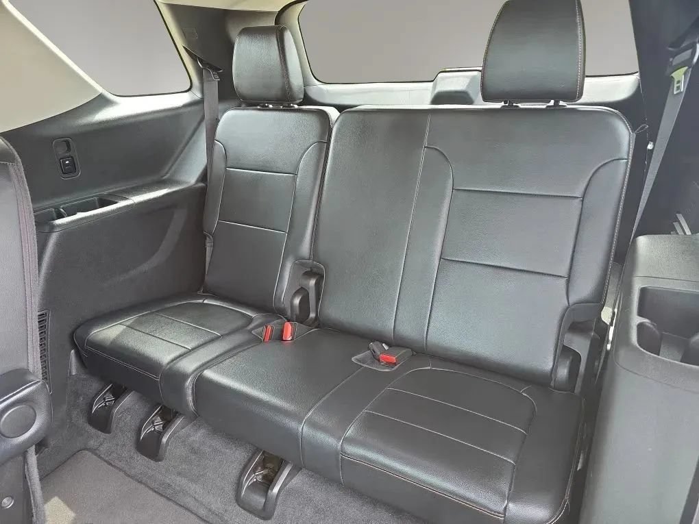 Used 2019 Chevrolet Traverse LT w/ LT Premium Package AWD/4WD image 41