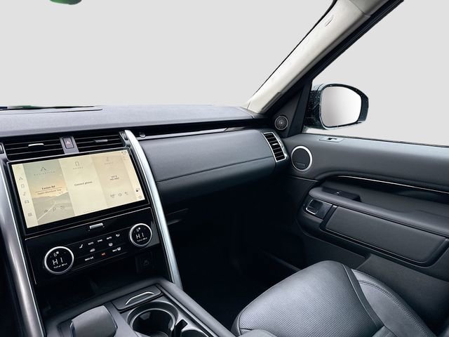 Used 2024 Land Rover Discovery S image 25