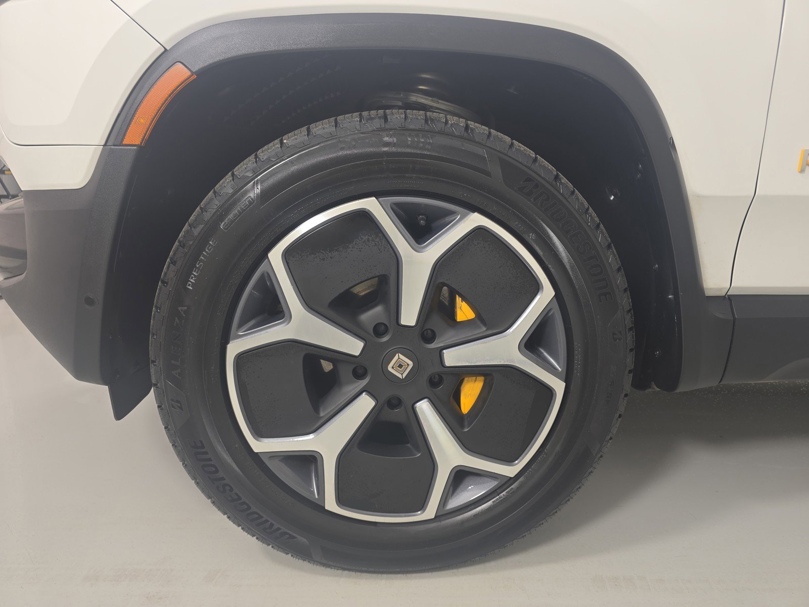 Used 2024 Rivian R1S Adventure AWD/4WD image 9