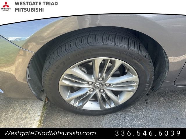 Used 2017 Toyota Camry SE image 4
