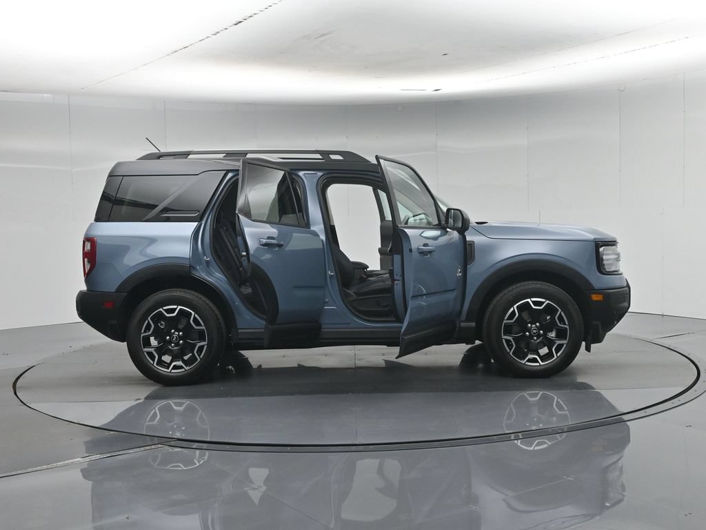 Used 2025 Ford Bronco Sport Outer Banks w/ Outer Banks Tech Package+ AWD/4WD image 5