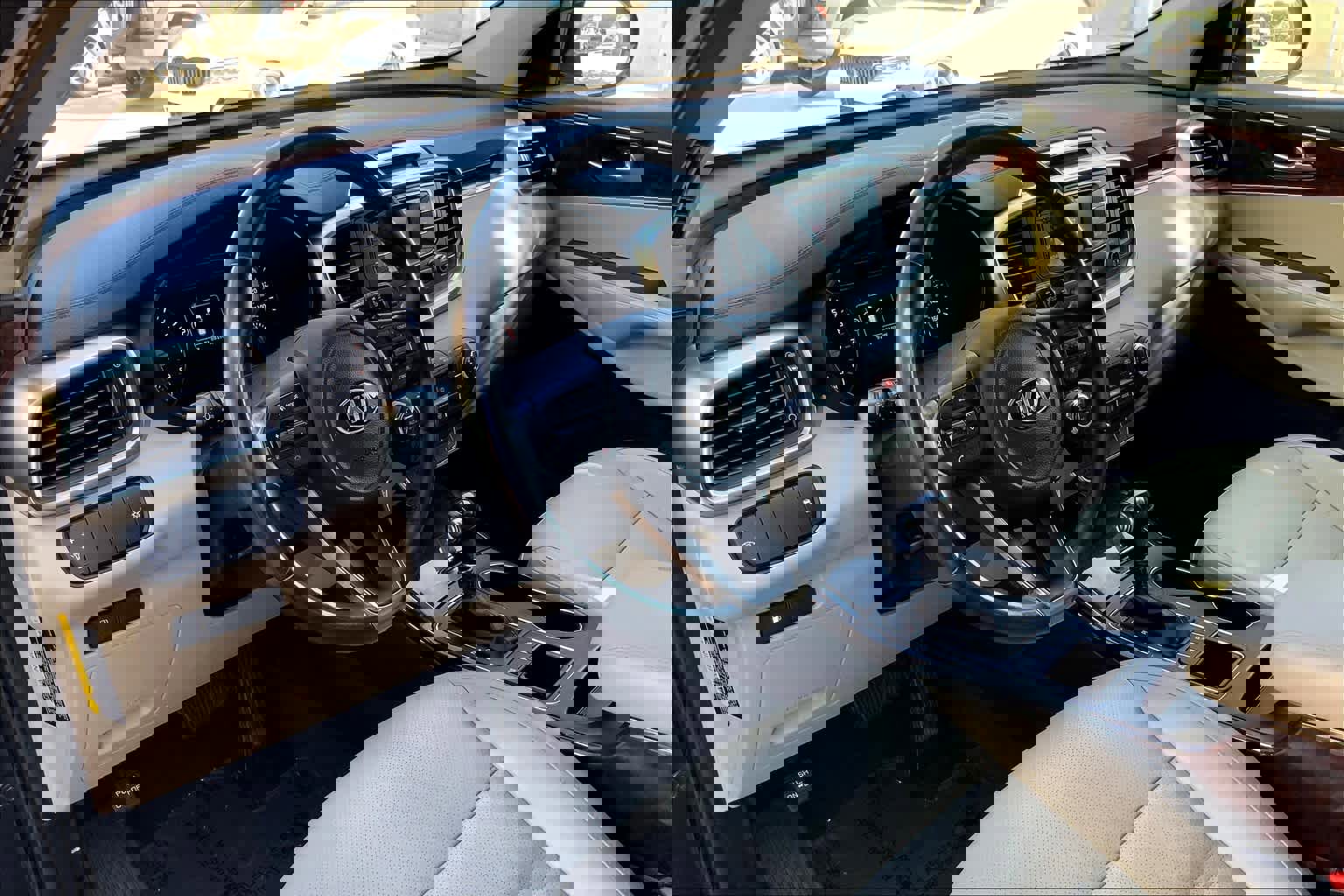 Used 2016 Kia Sorento EX image 17