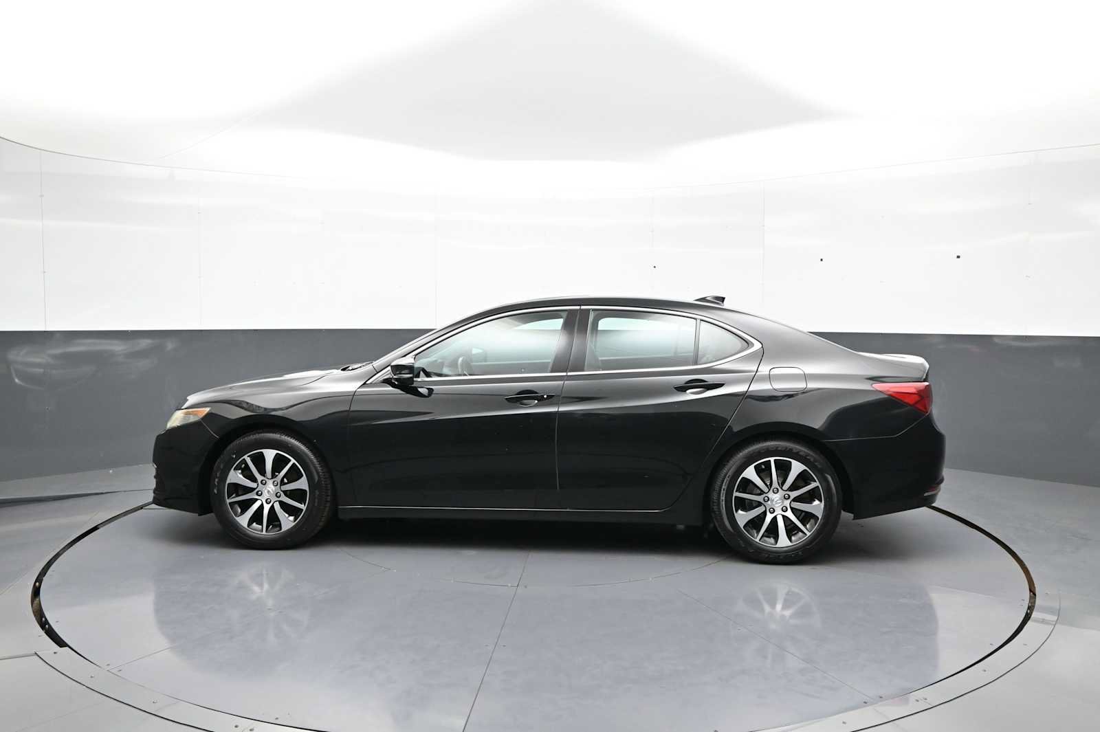 Used 2016 Acura TLX FWD image 8
