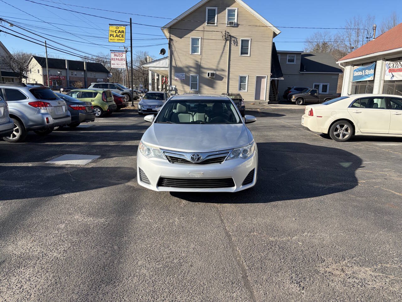 Used 2014 Toyota Camry LE FWD image 3