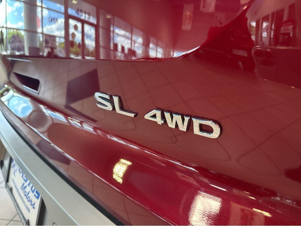 Used 2023 Nissan Pathfinder SL AWD/4WD image 13
