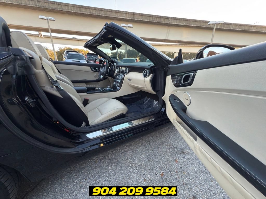 Used 2018 Mercedes-Benz SLC 300 image 28