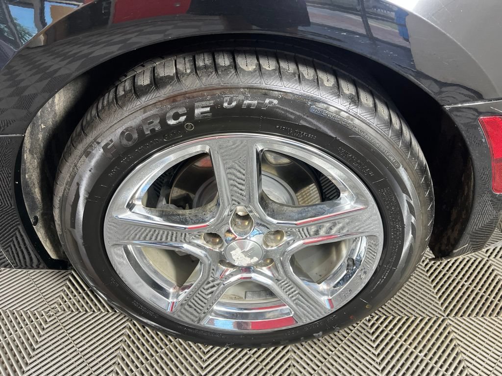 Used 2022 Chevrolet Camaro LT RWD image 18