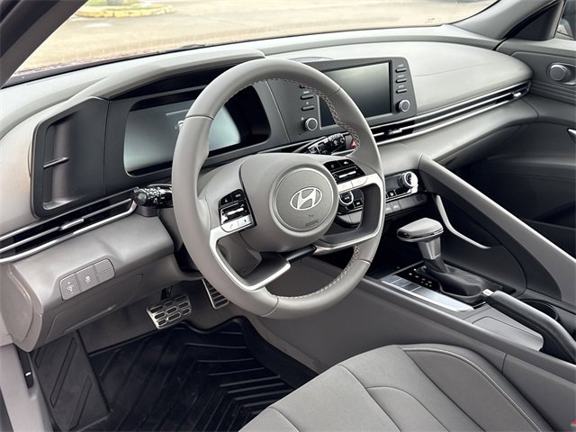 New 2025 Hyundai Elantra Sport image 9