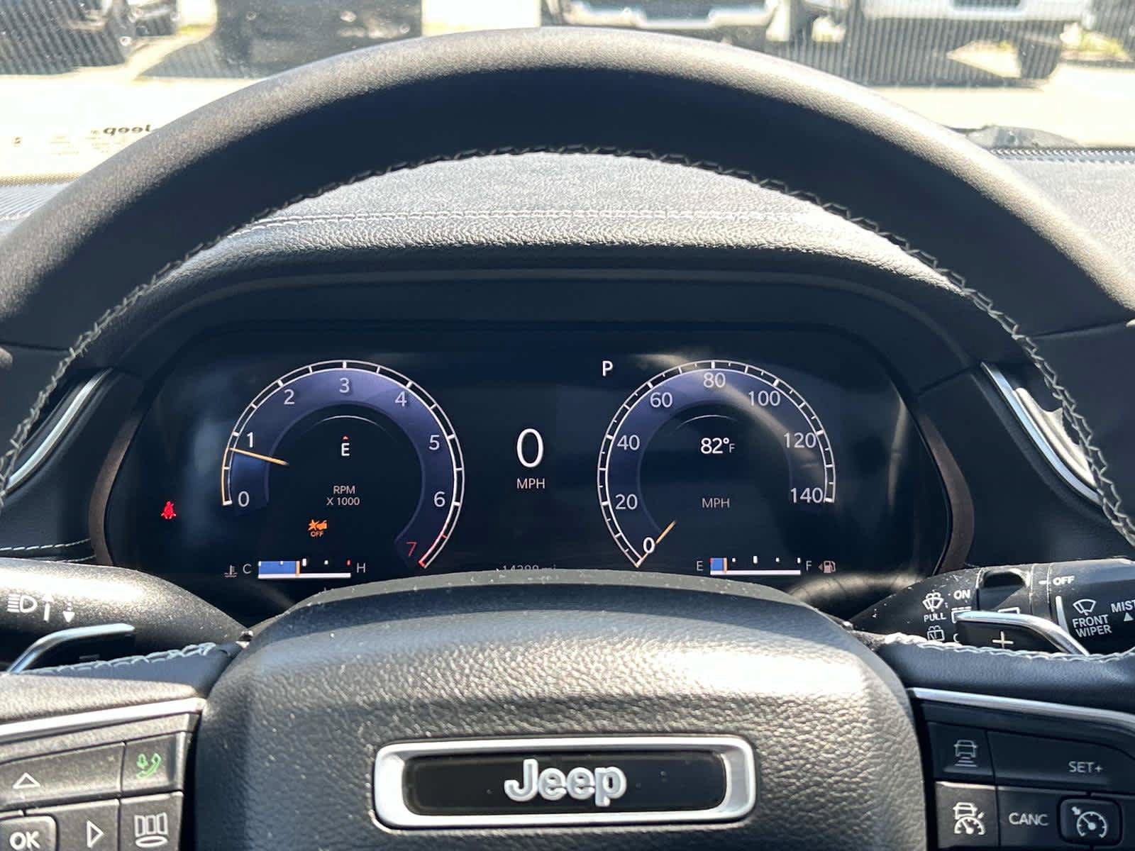 Certified 2024 Jeep Grand Cherokee Limited AWD/4WD image 21