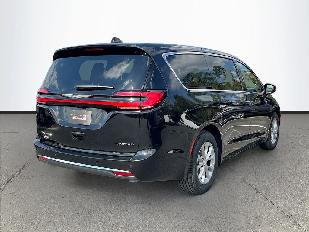 New 2026 Chrysler Pacifica Limited FWD image 7