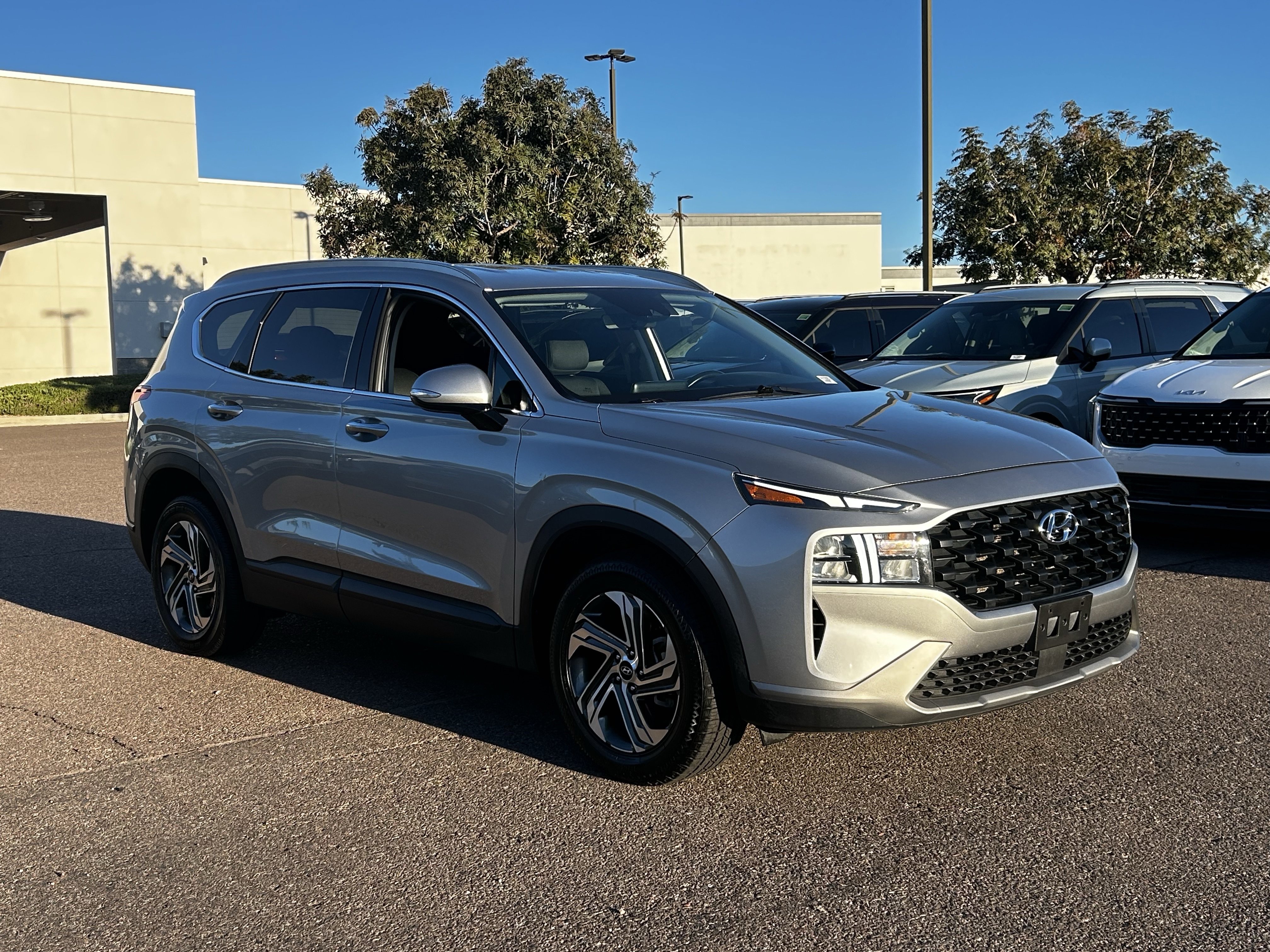 Used 2023 Hyundai Santa Fe SEL image 4