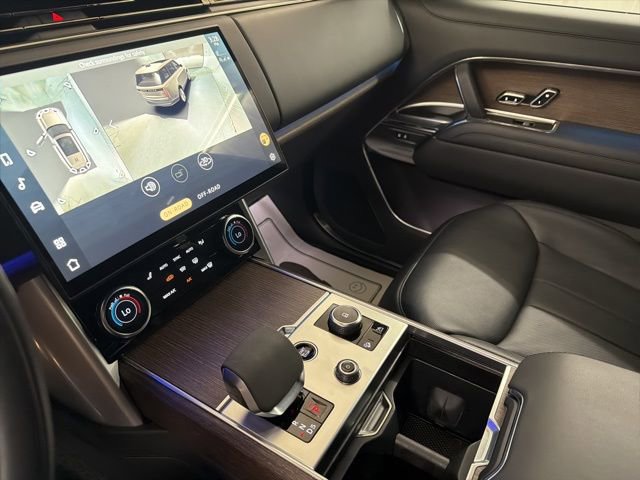 Used 2023 Land Rover Range Rover Long Wheelbase SE image 35