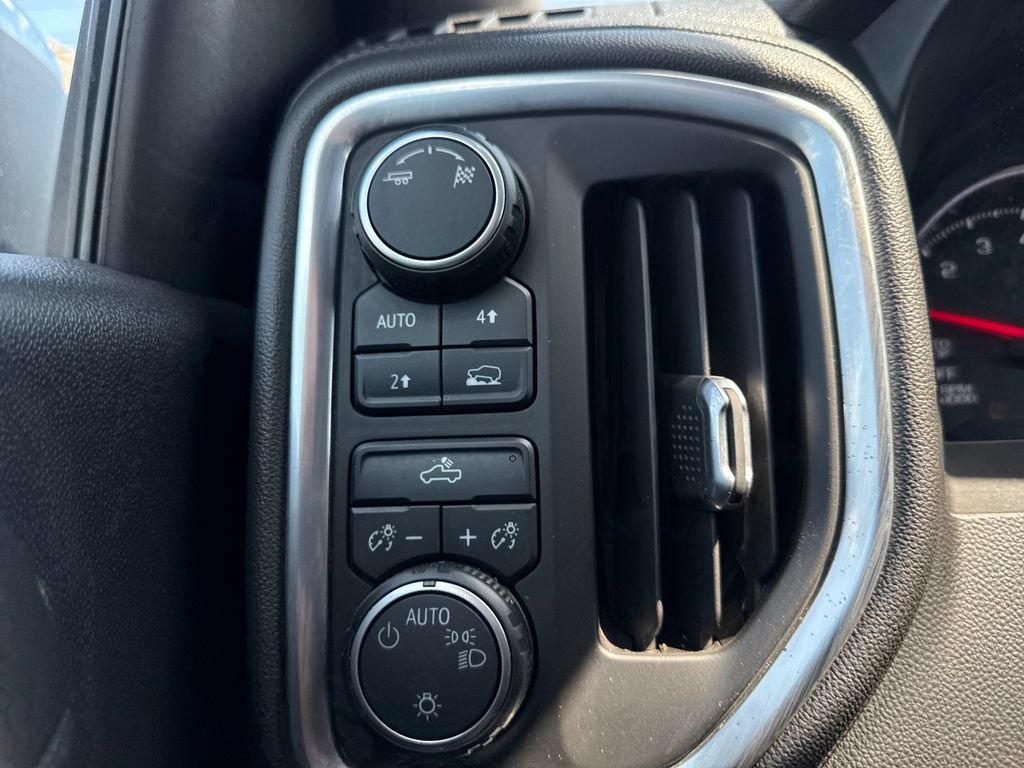 Used 2019 Chevrolet Silverado 1500 LT w/ All-Star Edition AWD/4WD image 27