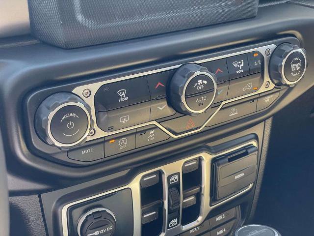 Used 2023 Jeep Gladiator Willys image 15