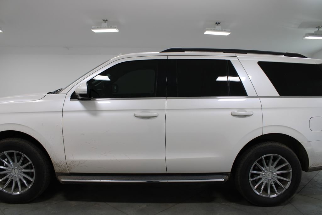 Used 2018 Ford Expedition XLT w/ Equipment Group 202A image 6