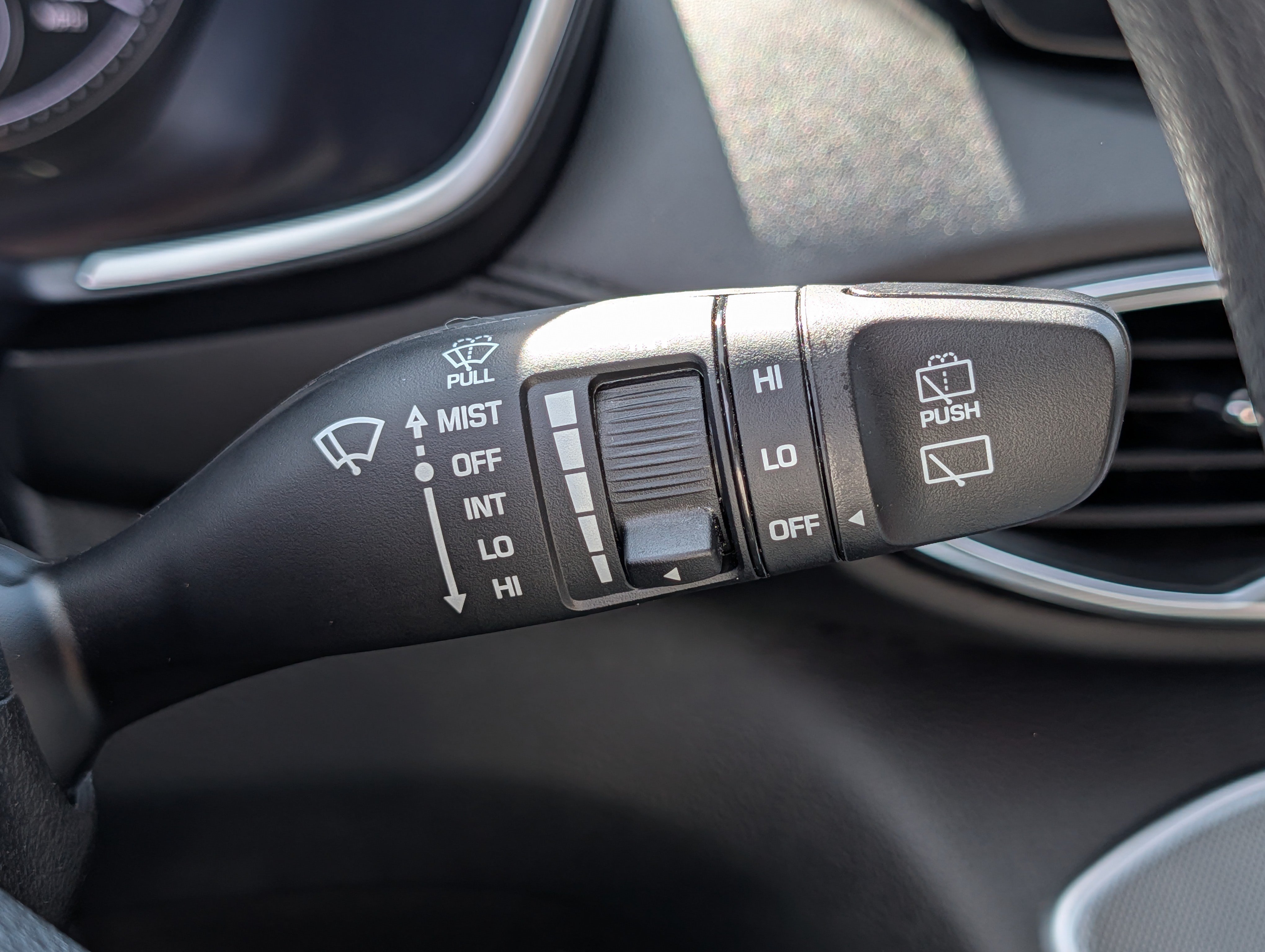Used 2022 Hyundai Santa Fe SE FWD image 31