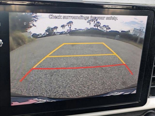 Used 2022 Hyundai Venue Limited image 14