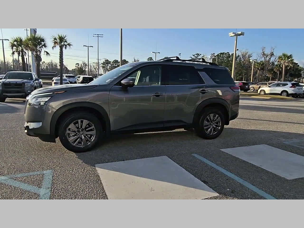 Used 2024 Nissan Pathfinder SV w/ Cargo Package image 24