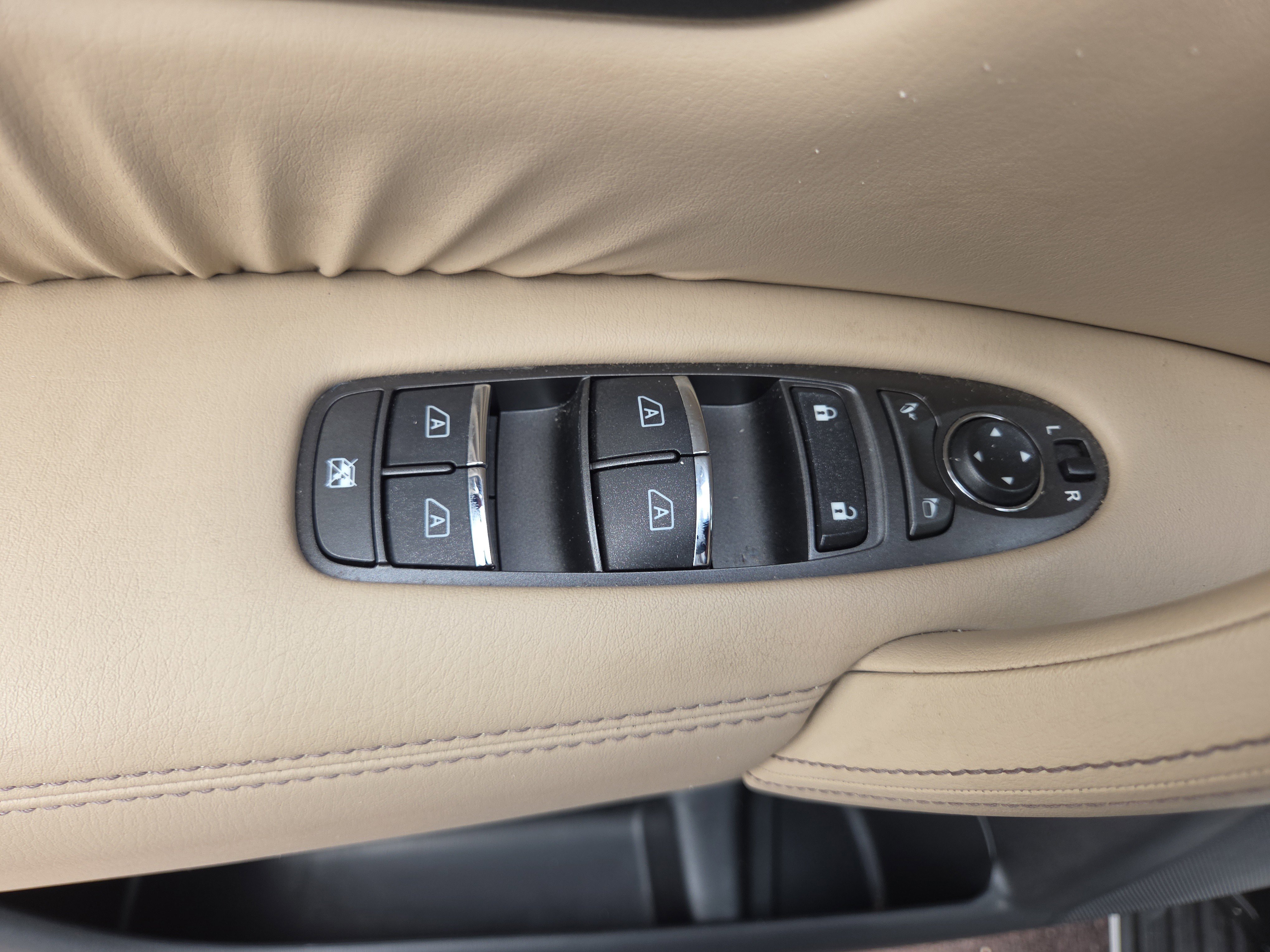 Used 2023 Nissan Armada Platinum w/ Cargo Package image 36