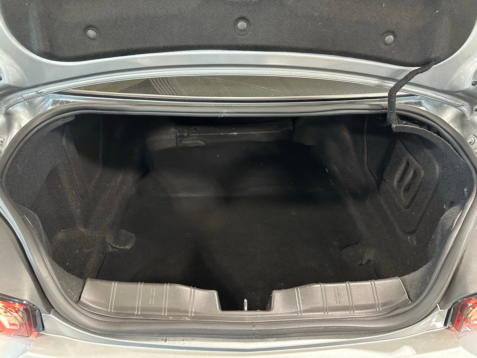 Used 2023 Chevrolet Camaro LT RWD image 33