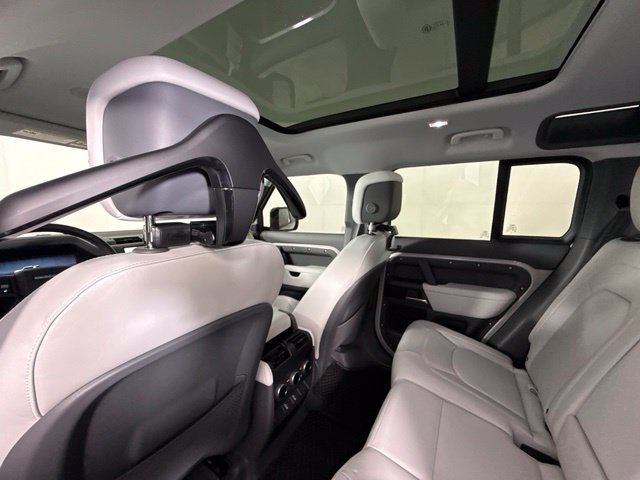 New 2026 Land Rover Defender 110 X-Dynamic SE AWD/4WD image 23