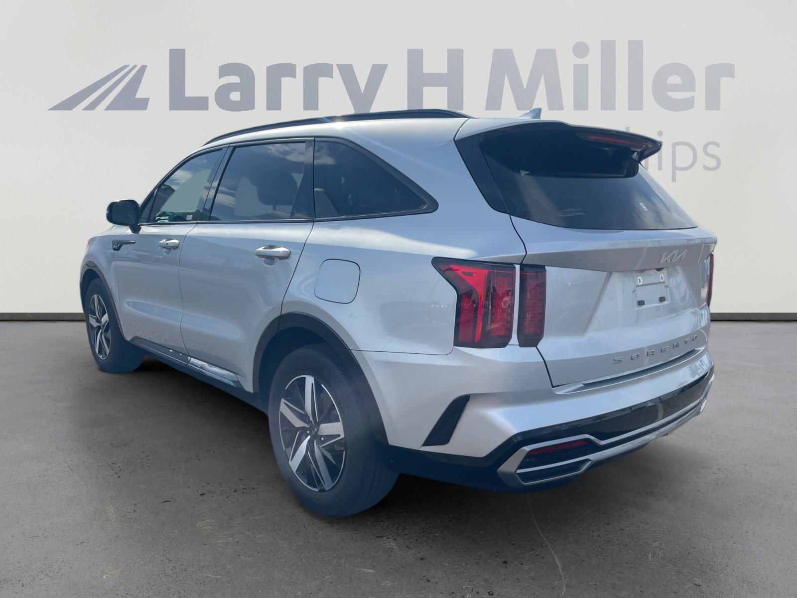 Used 2022 Kia Sorento S w/ Panoramic Sunroof Package image 3